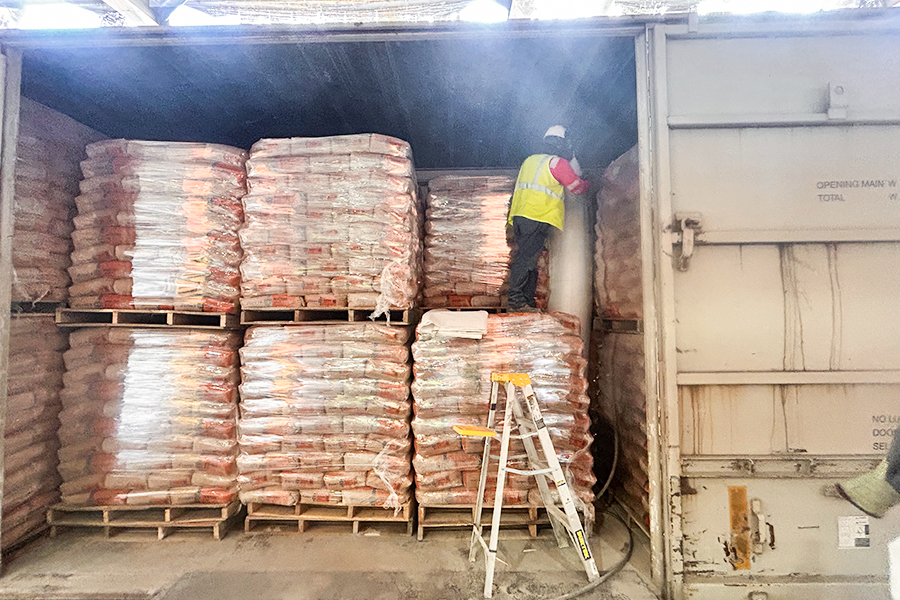 Skräddarsydda lösningar för uppblåsbara påsar för järnvägstransport för ett ledande nordamerikanskt cementföretag – från standardprodukter till scenariebaserad innovation